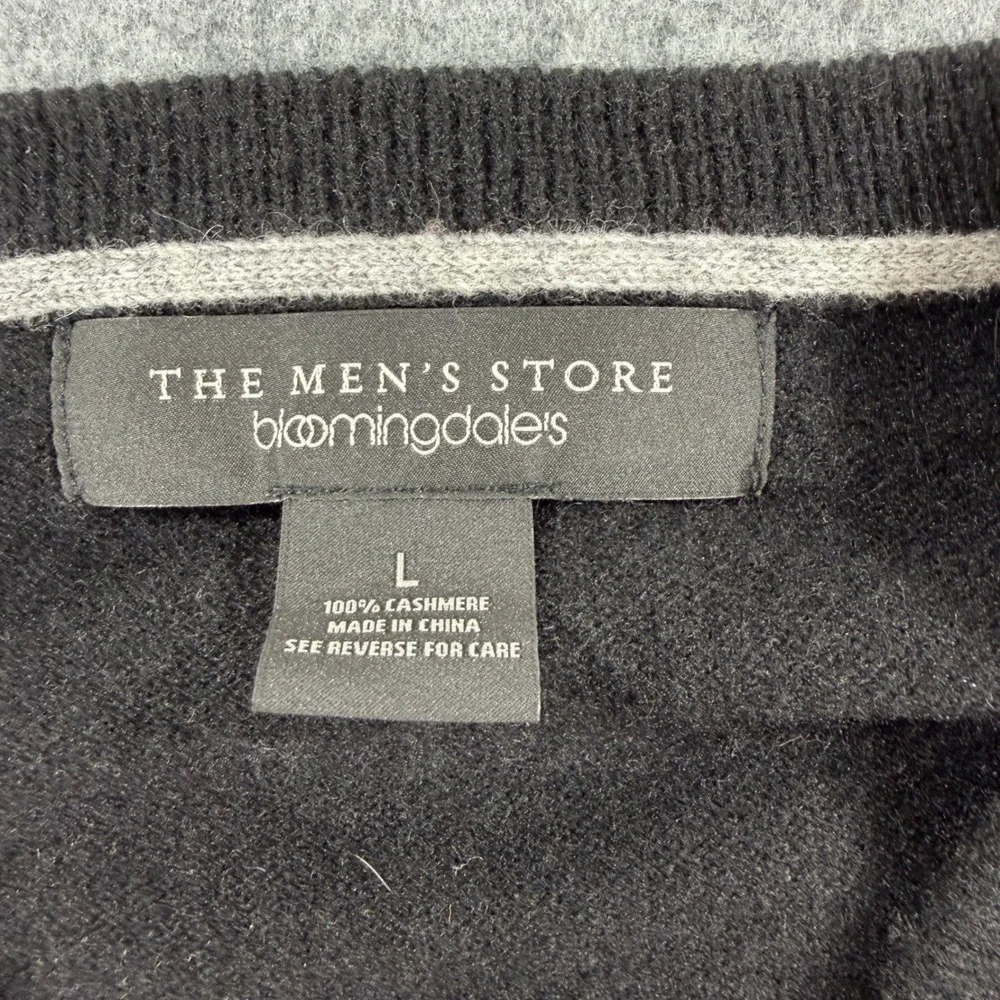 Bloomingdale's Black Cashmere V-Neck Sweater Mens Large